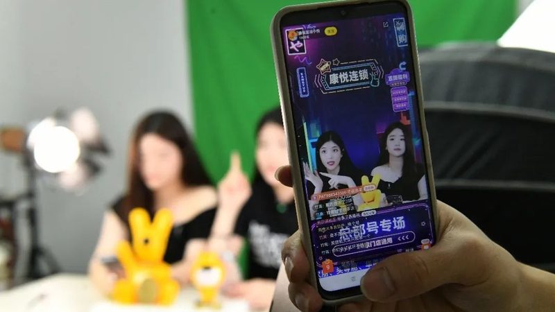 月子中心是一种专门为产后妈妈提供康复和育儿服务的机构。月子中心带娃特点如下：
